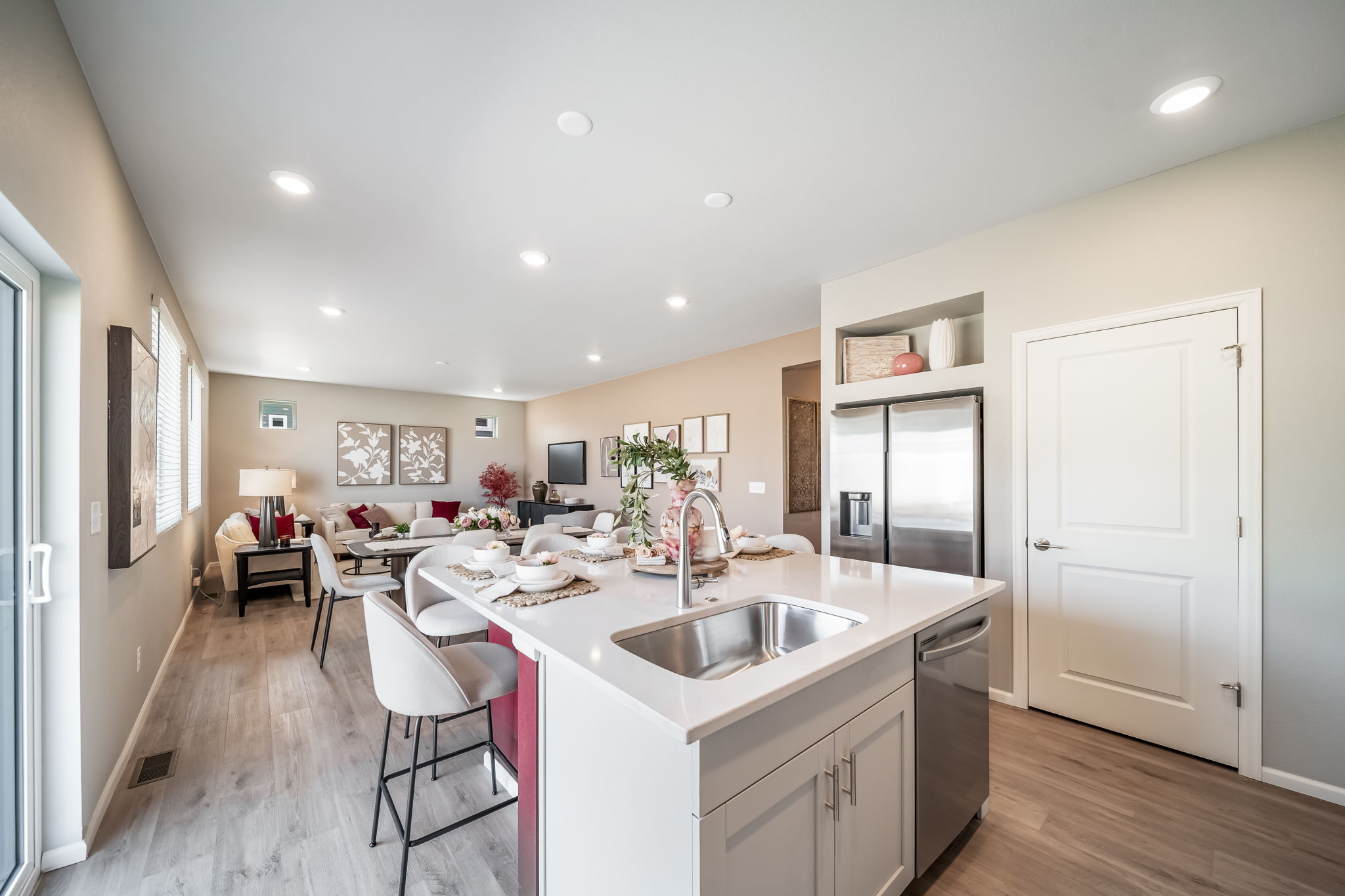973-Triumph 3978 Kitchen