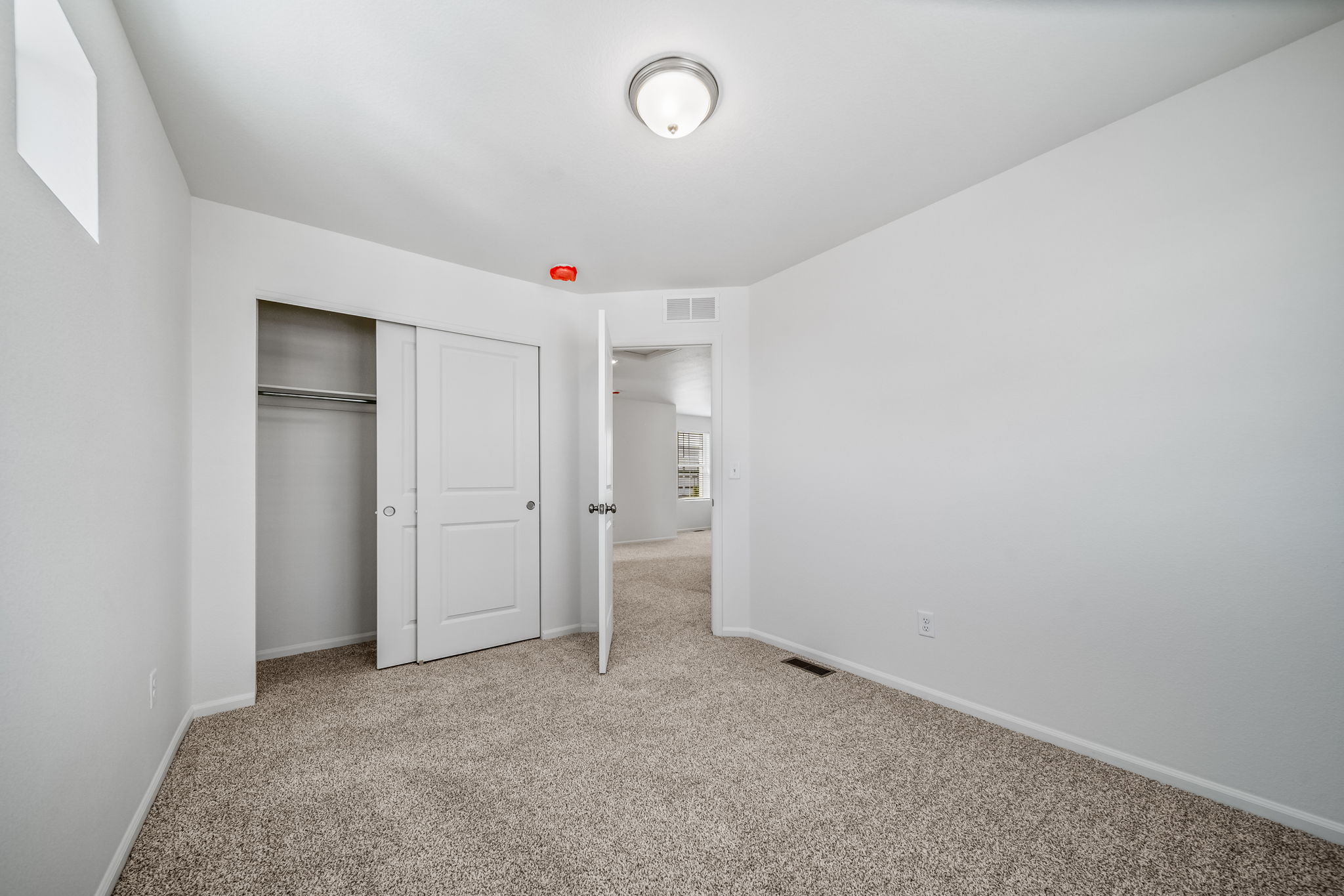 931-dalton-porchlight-22381-bedroom 1
