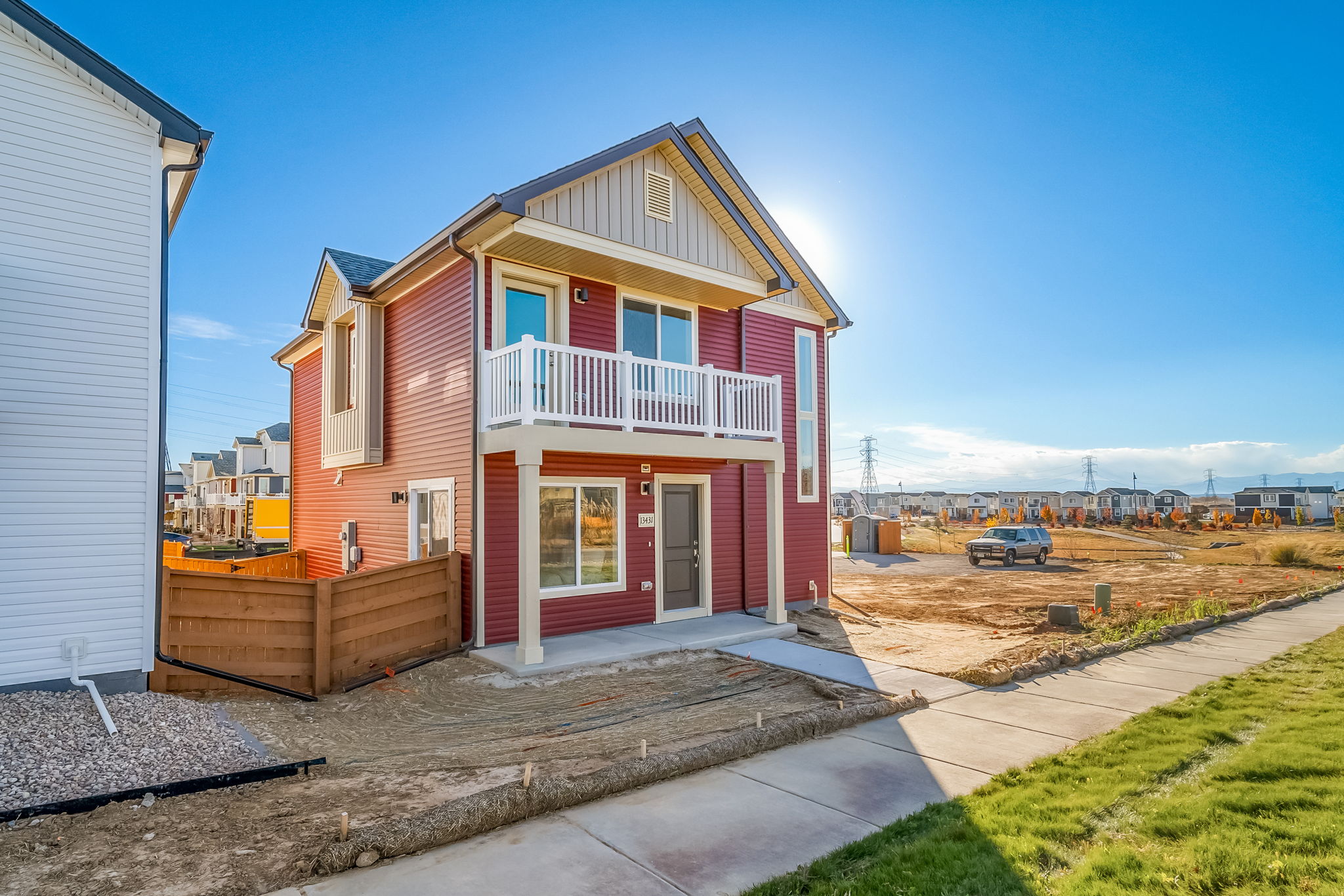 9911-Muir-American Dream-Reunion-Exterior