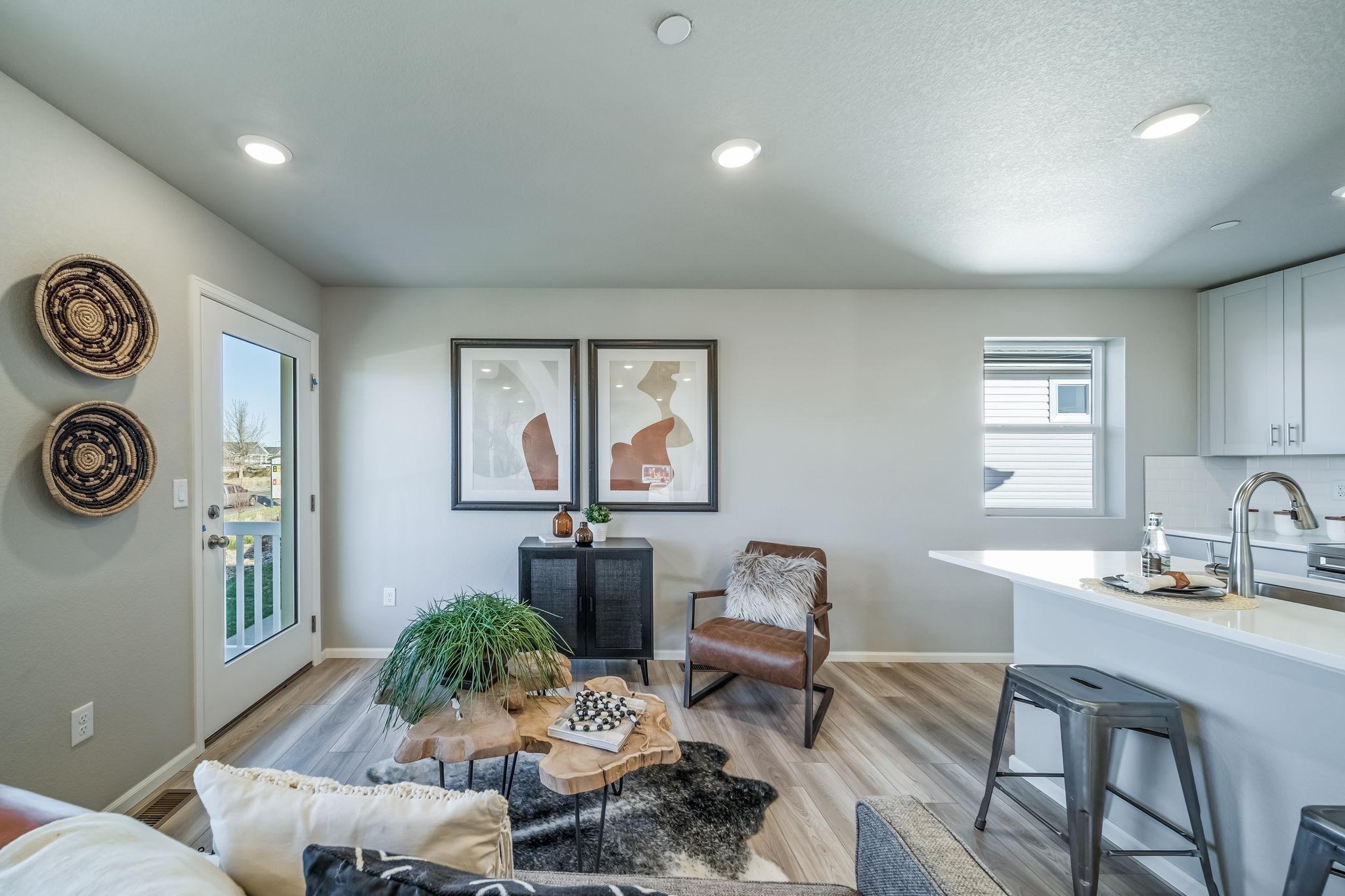 9911-Muir-American Dream-Reunion-Living Room