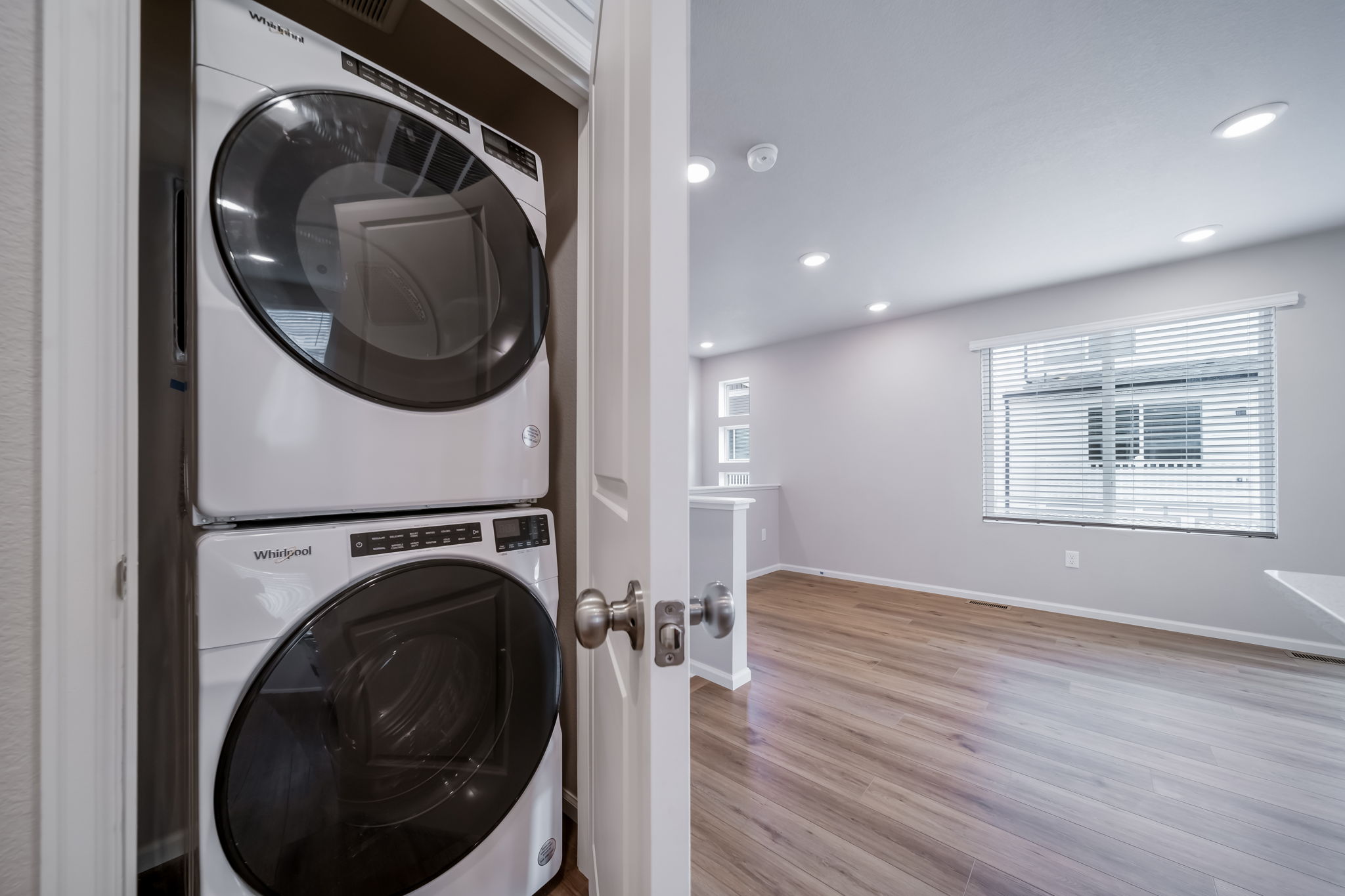 9911-AD Muir 13465 Laundry Room