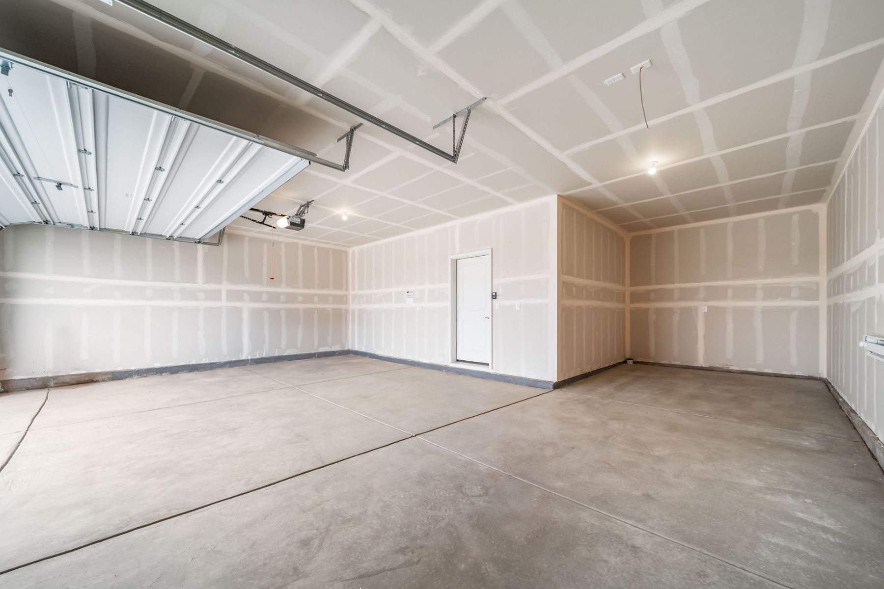 781 Monterey Epic 4975 Garage