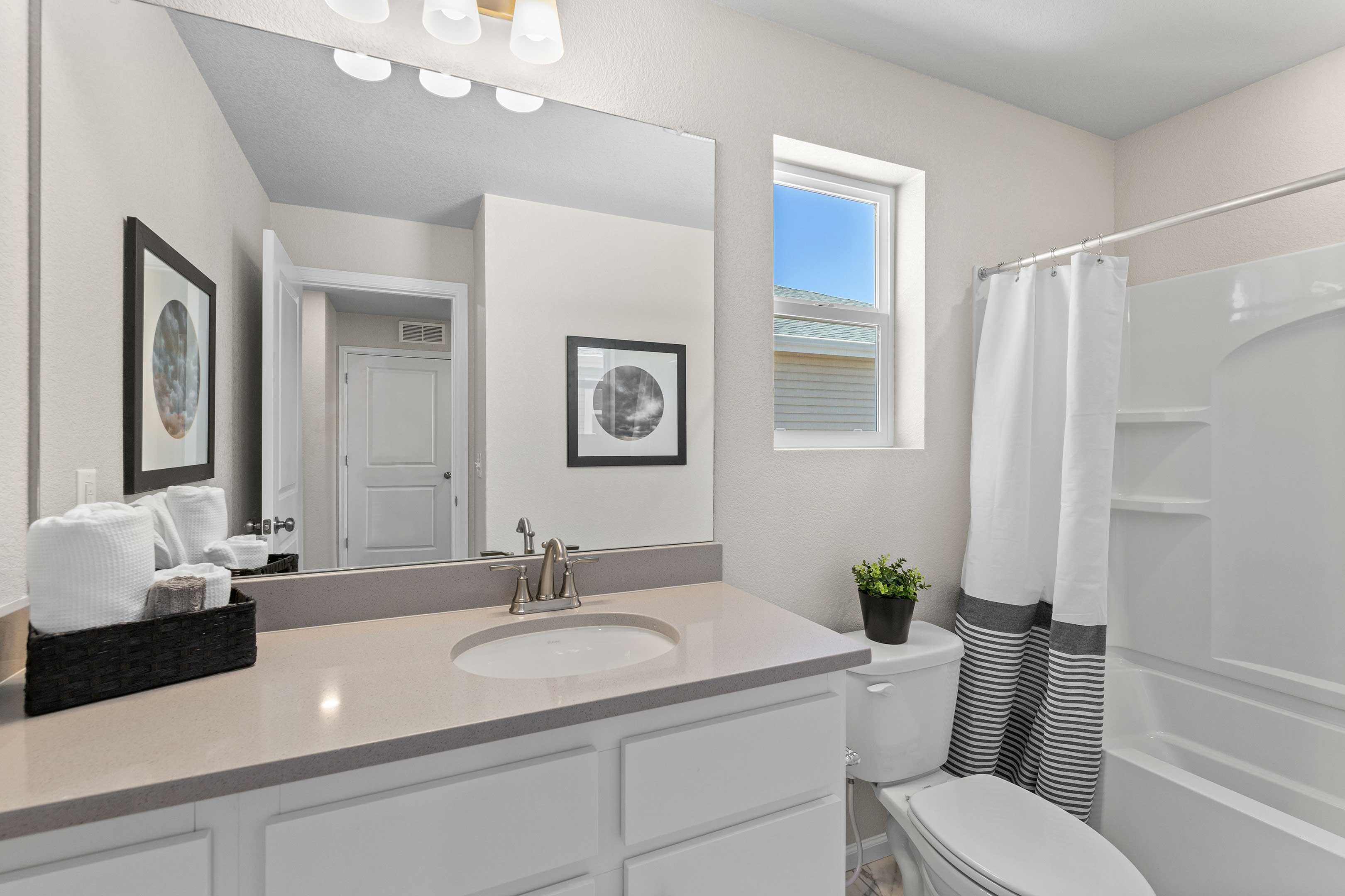 Ascent-Alpine-Second Bathroom