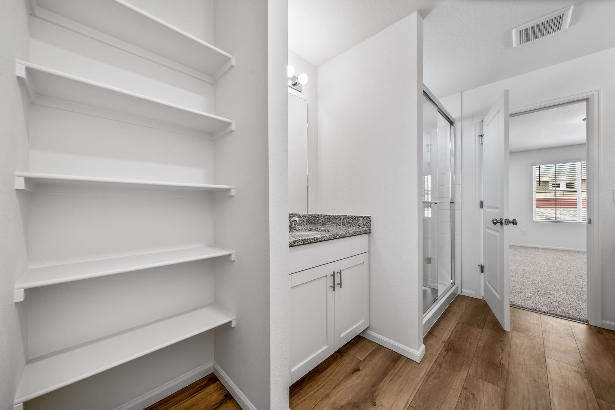 931-dalton-porchlight-22381-primary bath
