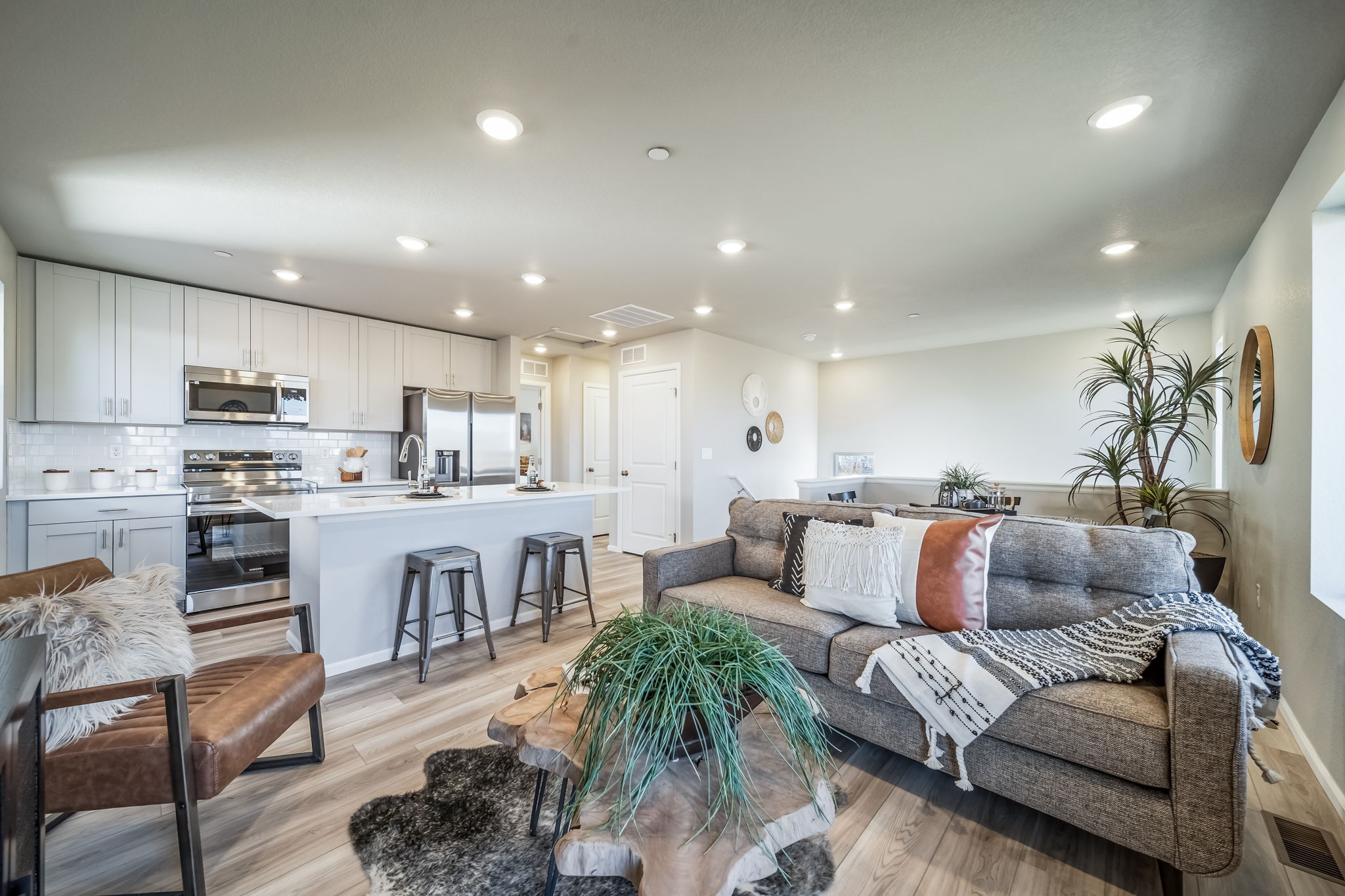 9911-Muir-American Dream-Reunion-Living Room