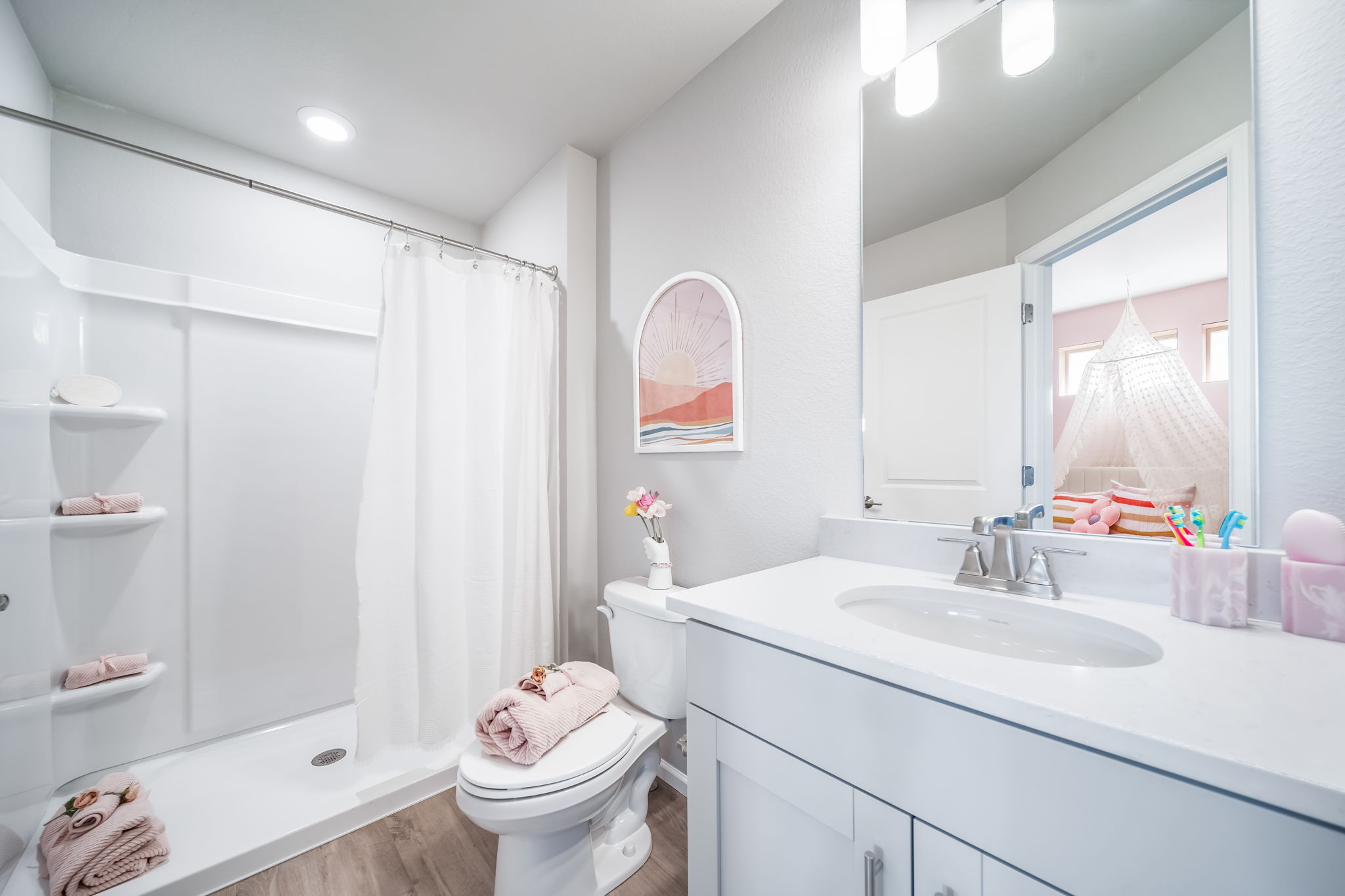 973-Triumph 3978 Guest Bathroom
