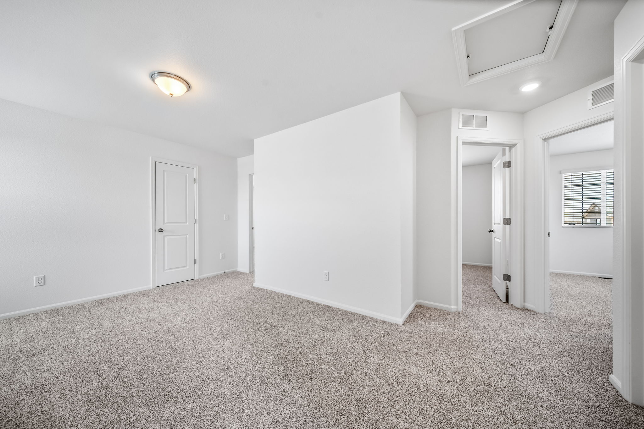 931-dalton-porchlight-22381-bonus space
