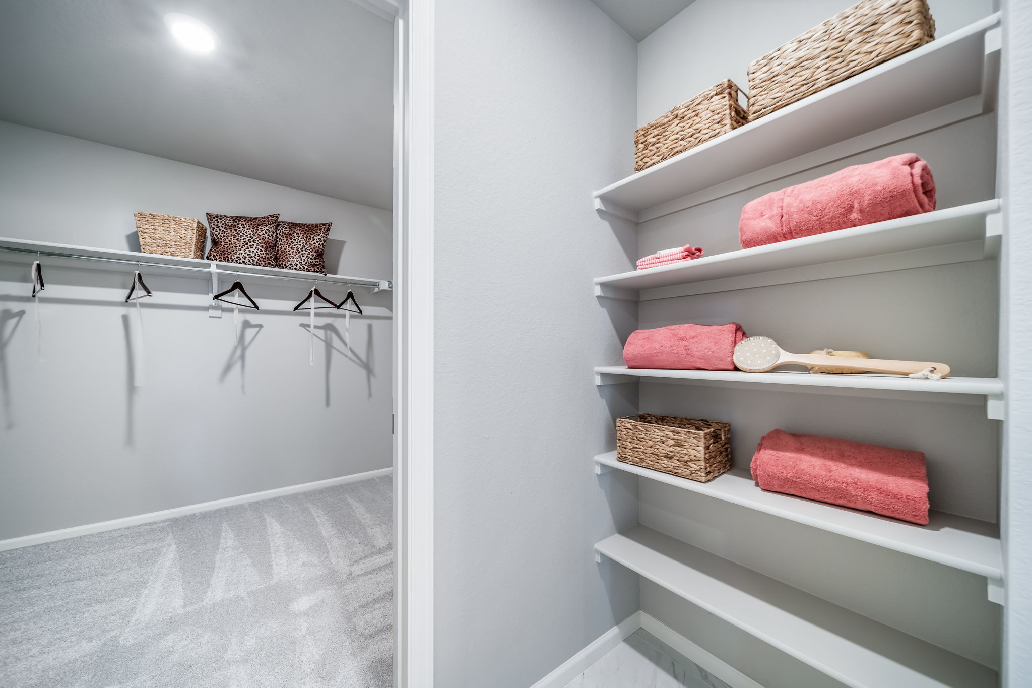 973-Triumph 3978 Linen & Primary Closet