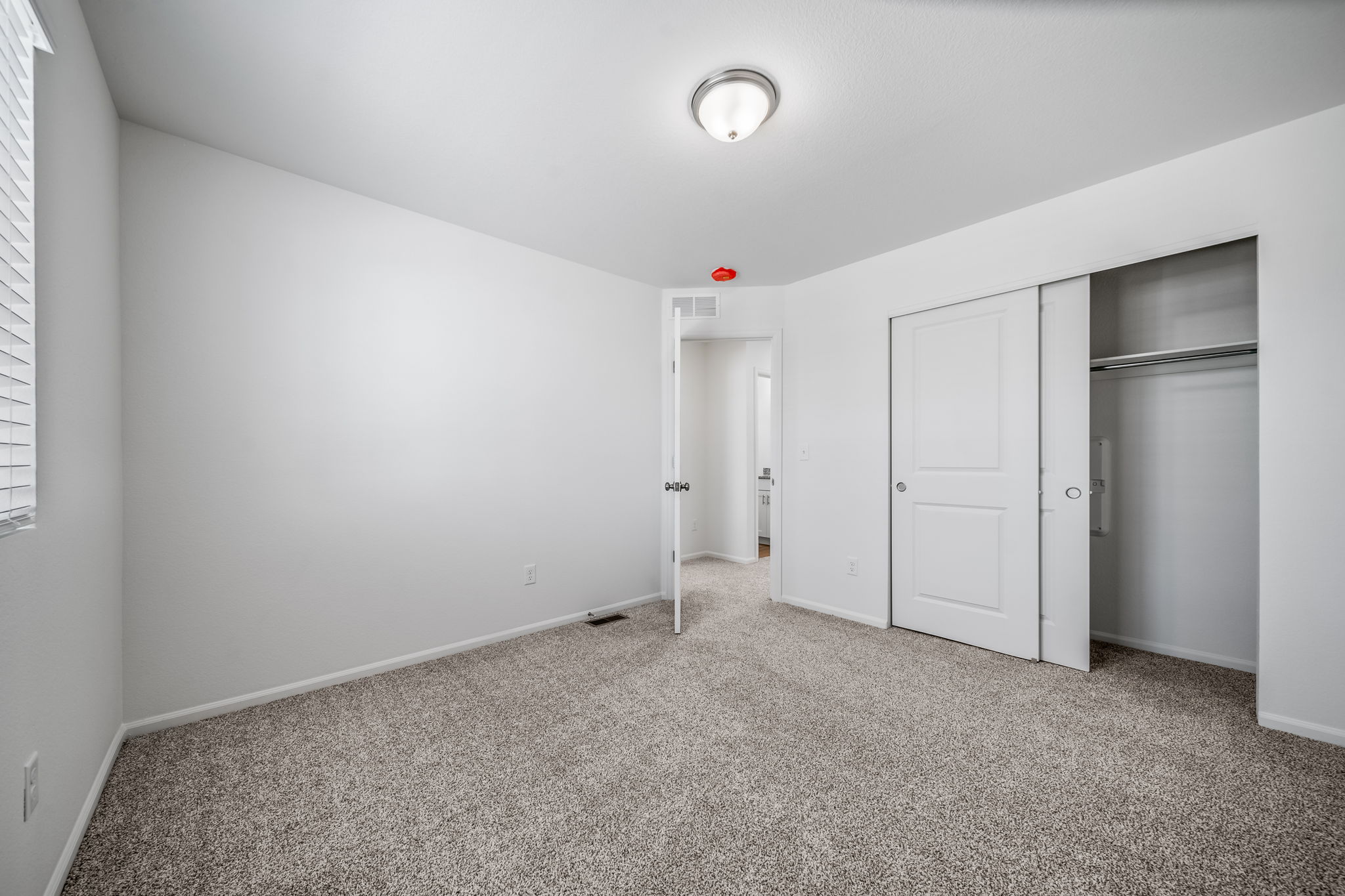 931-dalton-porchlight-22381-bedroom 3