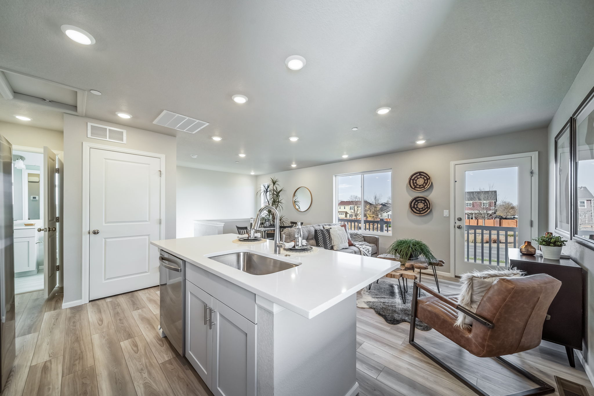9911-Muir-American Dream-Reunion-Kitchen Living Room