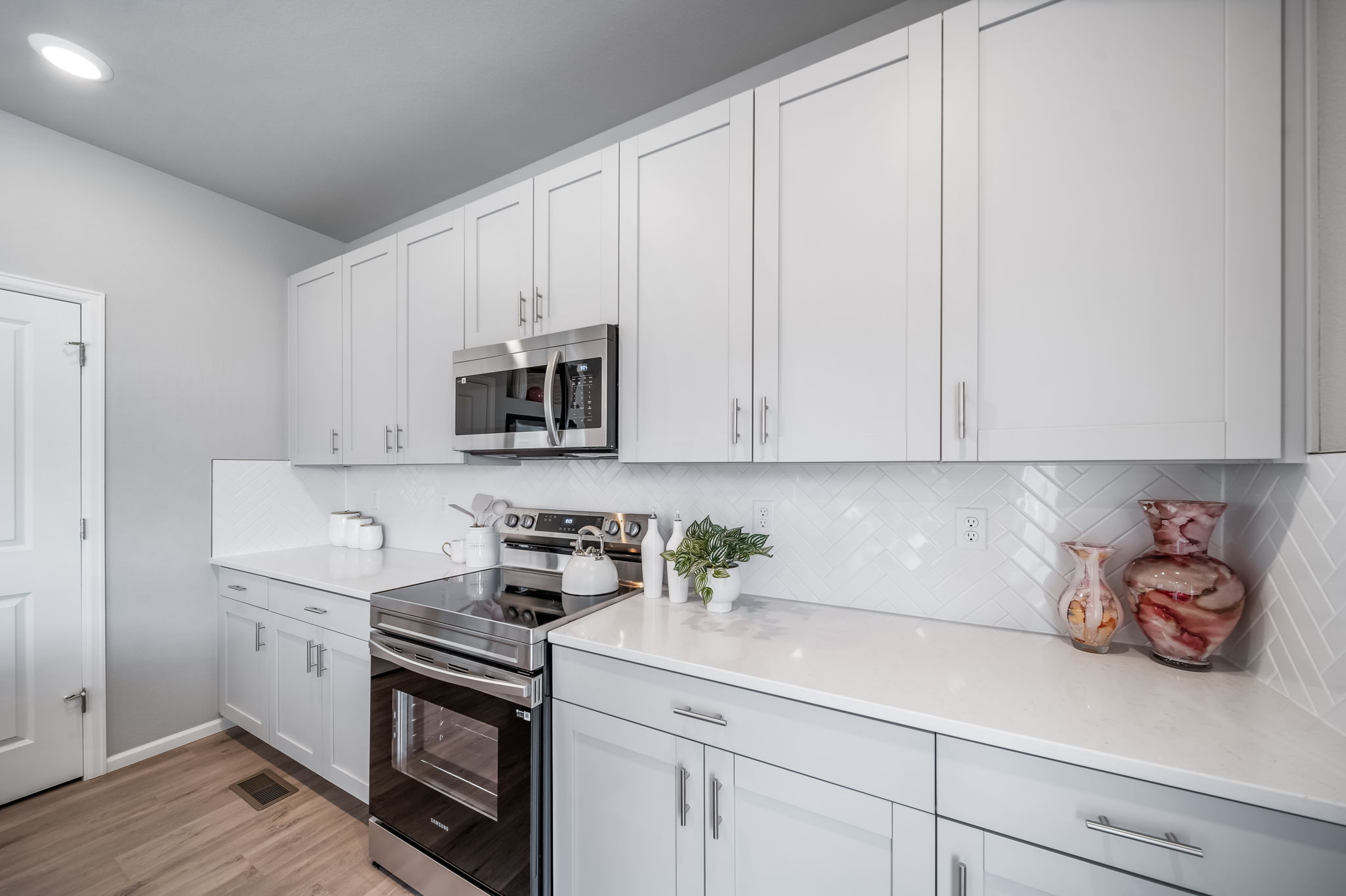 973-Triumph 3978 Kitchen