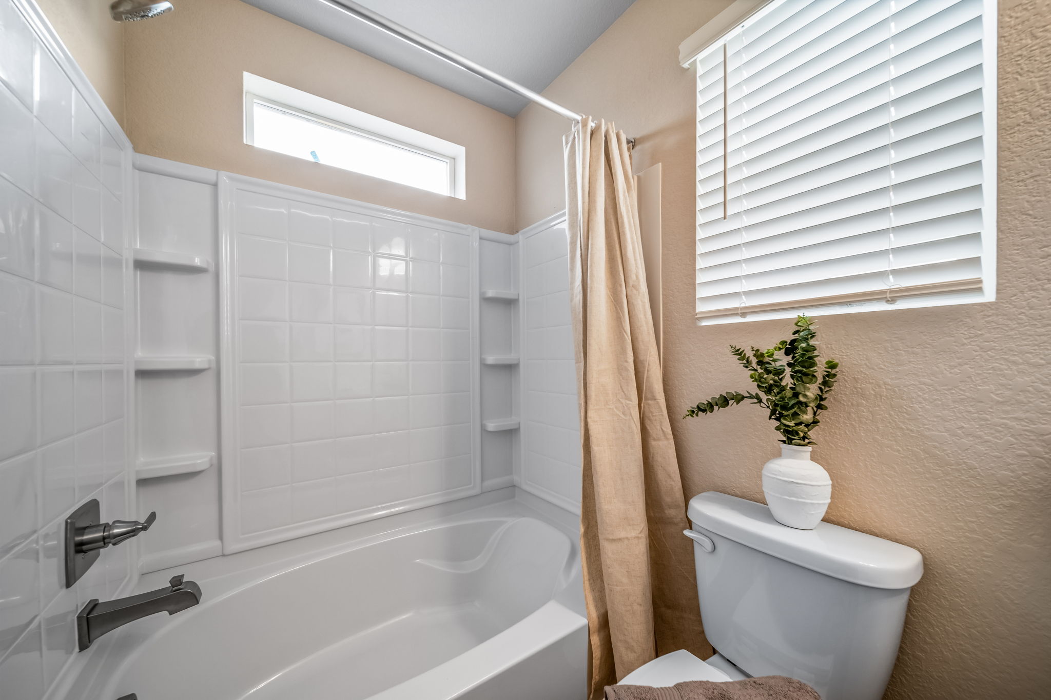 934-Griffin 22291-Guest Bathroom