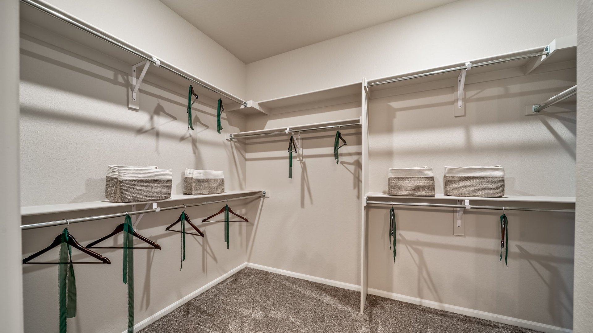 784 BigSur Epic 4900 N Quatar St.