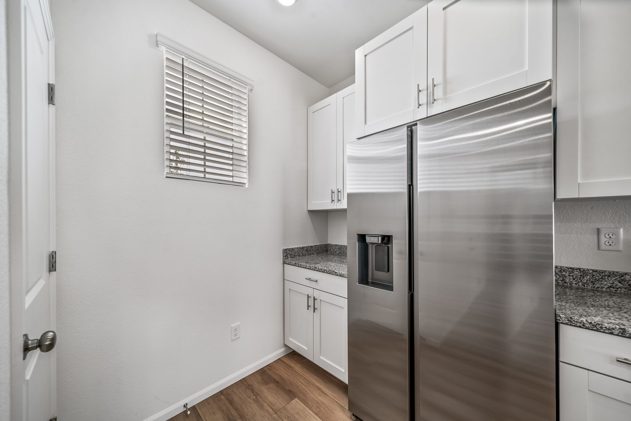 931-dalton-porchlight-22381-kitchen 5