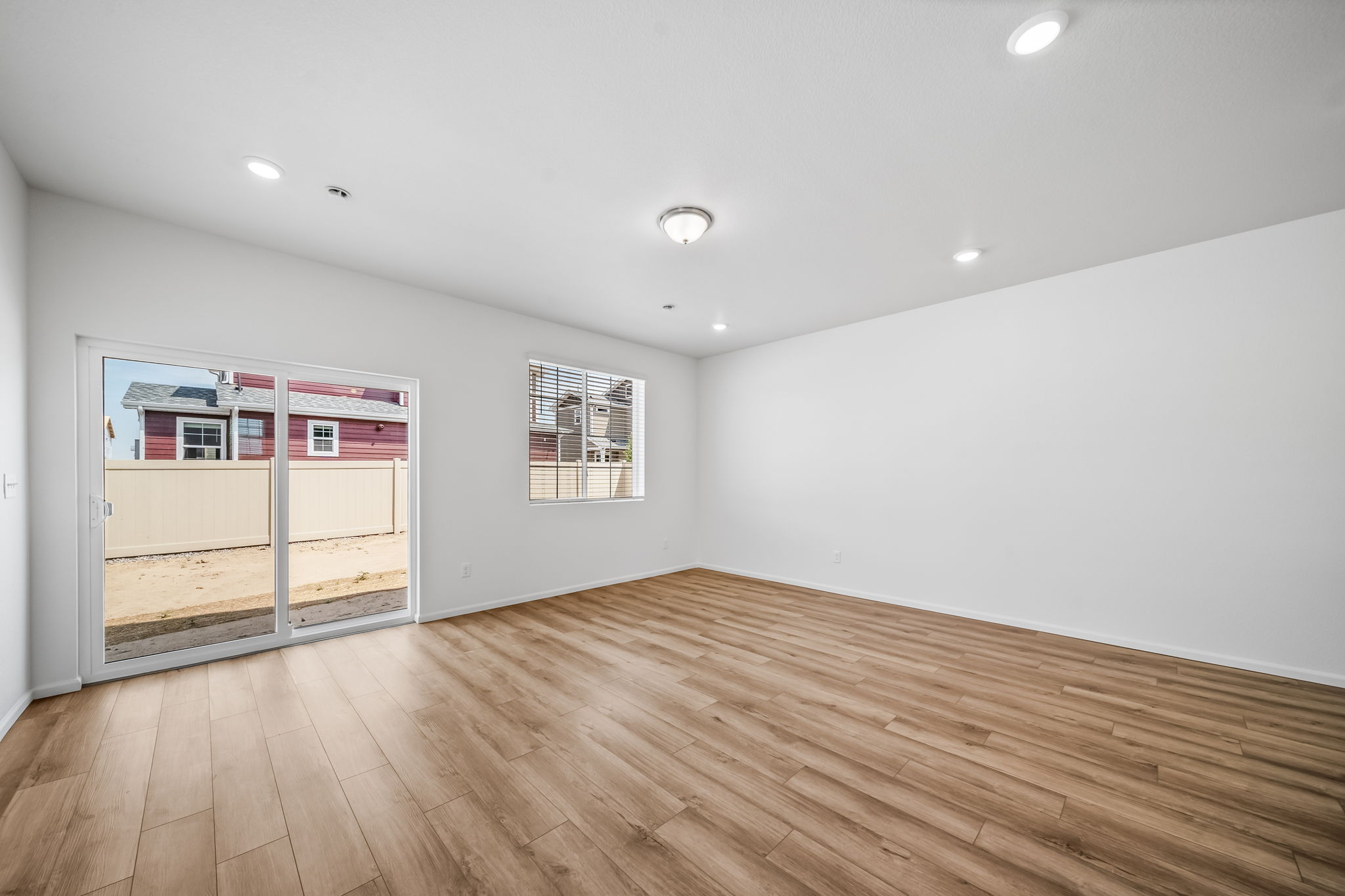931-dalton-porchlight-22381-great room 1