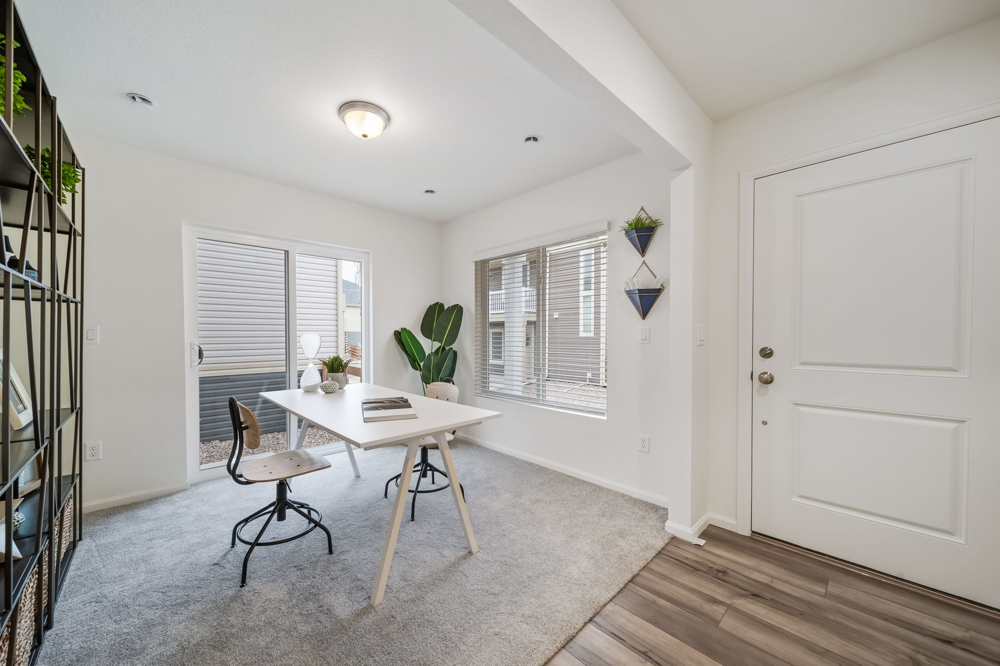 9914-Rand 13485 Flex Space Office