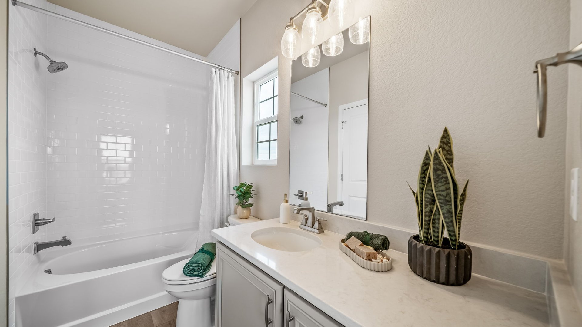 784 BigSur Epic 4900 N Quatar St.