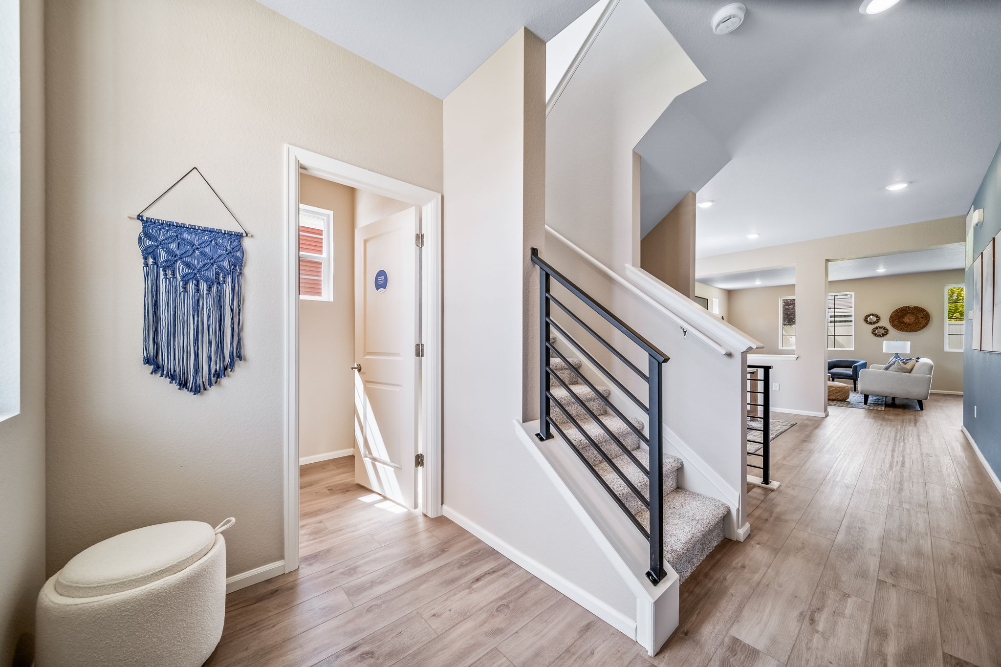 972-Esprit-Brio-3674 Crestwood Ln-Front Entry