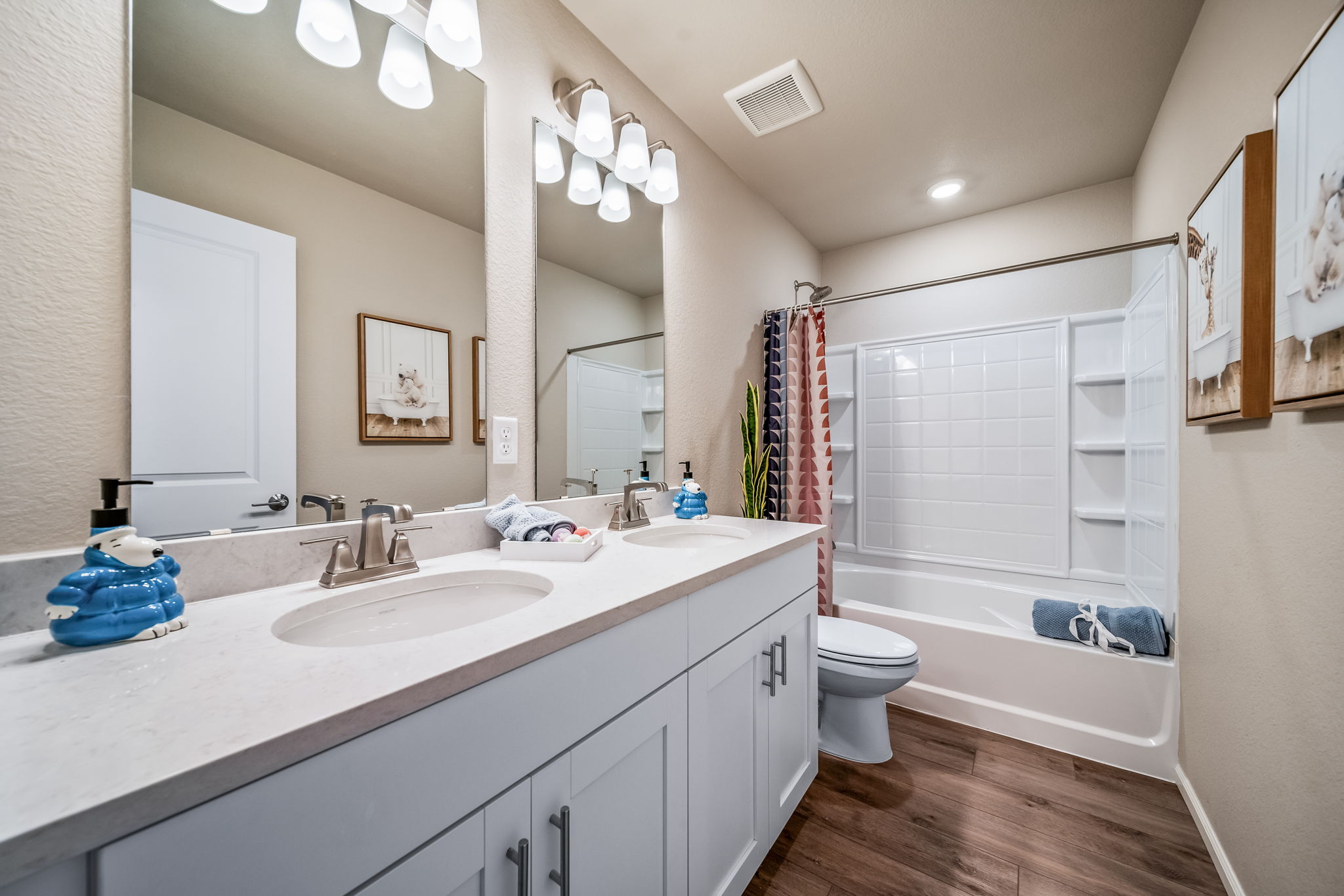 972-Esprit-Brio-3674 Crestwood Ln-Bathroom 2