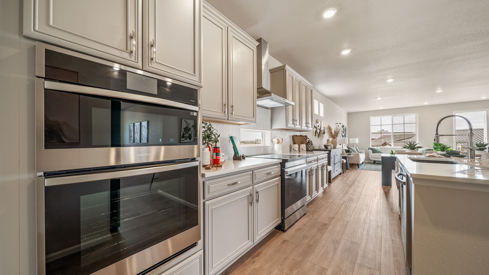 784 BigSur Epic 4900 N Quatar St.