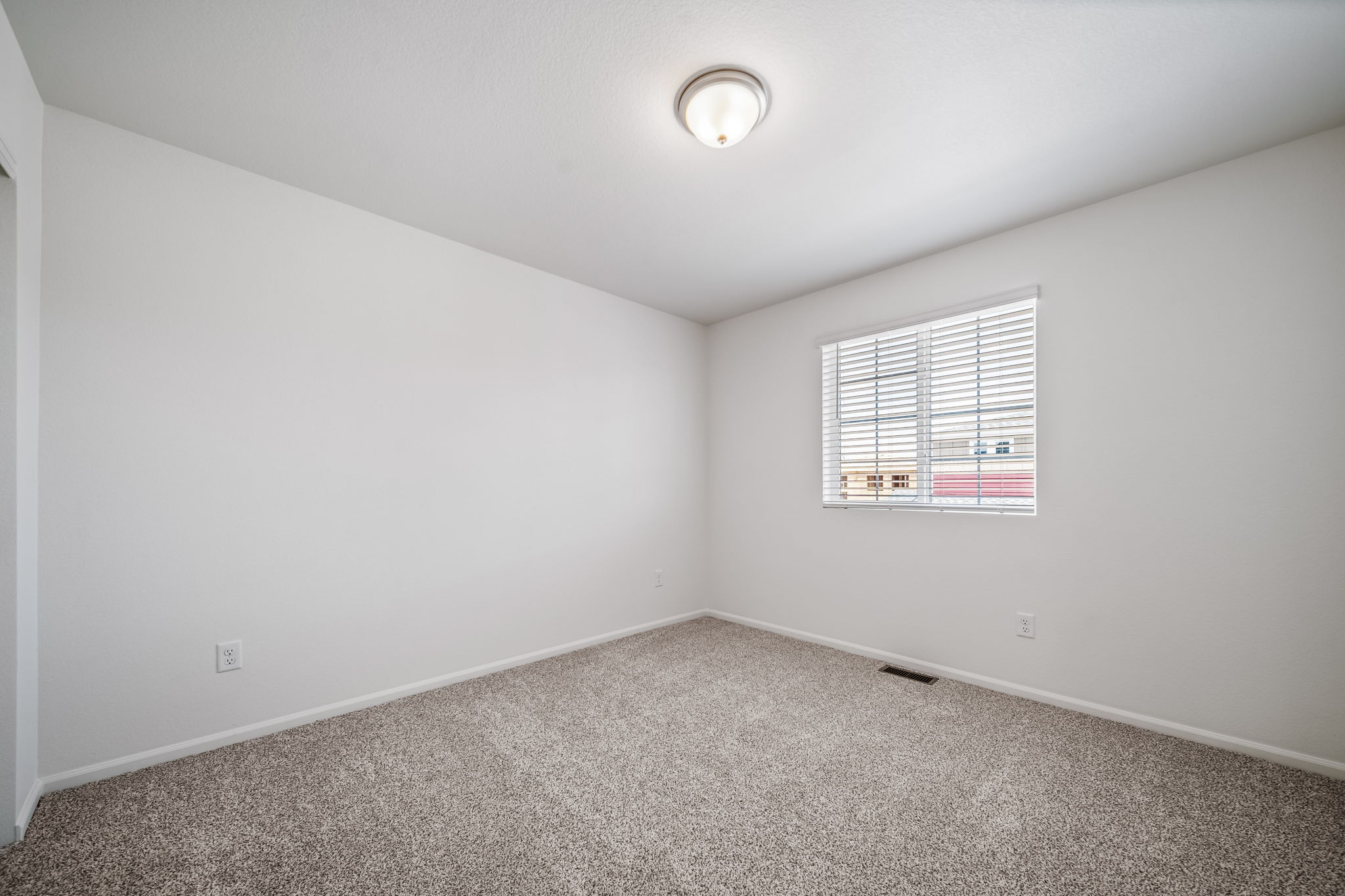 931-dalton-porchlight-22381-bedroom 2