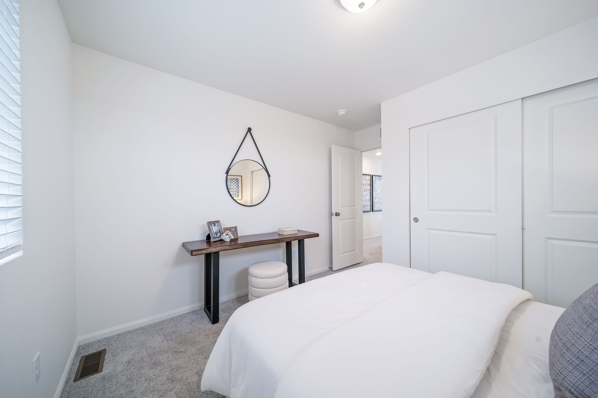 9914-Rand 13485 Bedroom 3