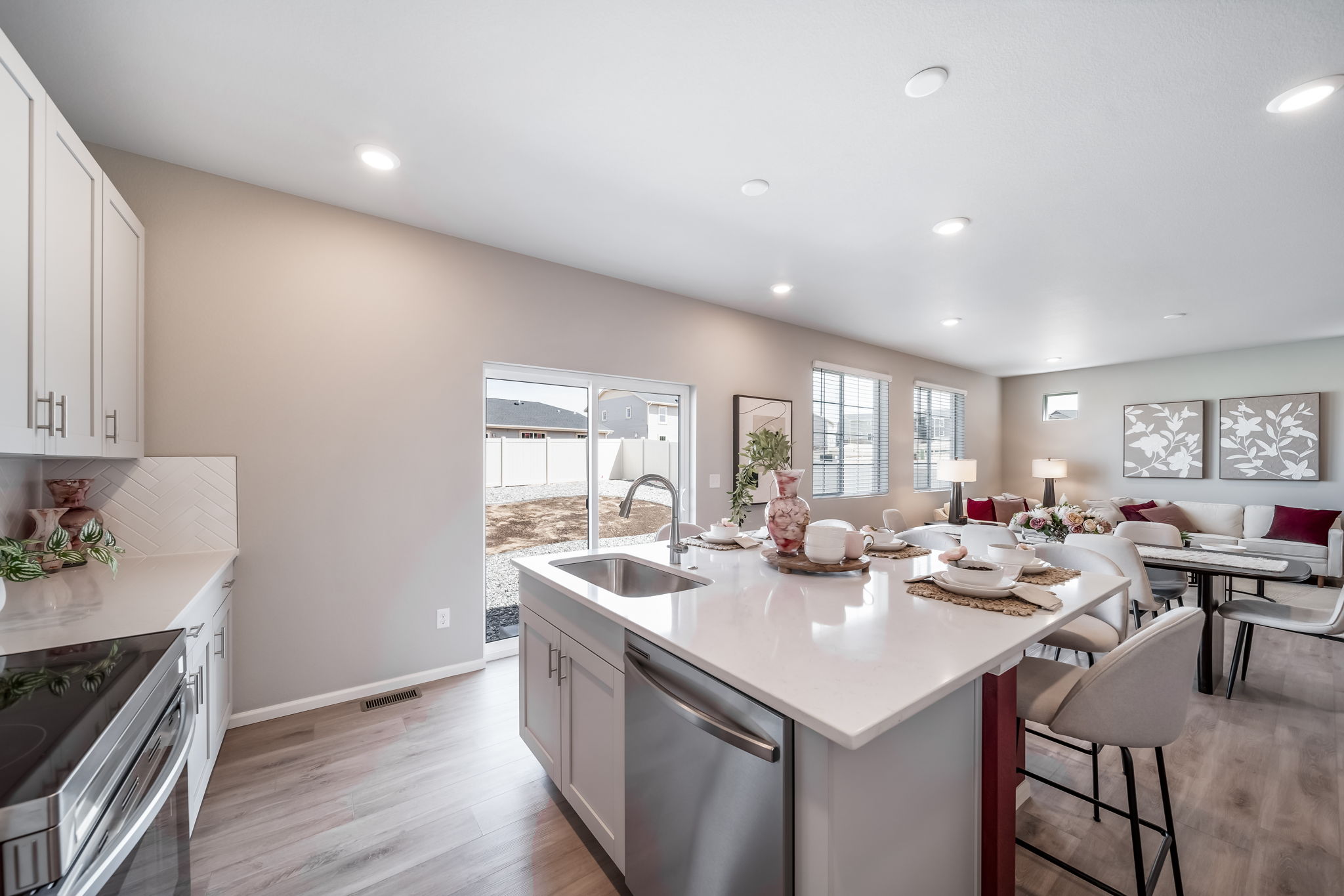 973-Triumph 3978 Kitchen