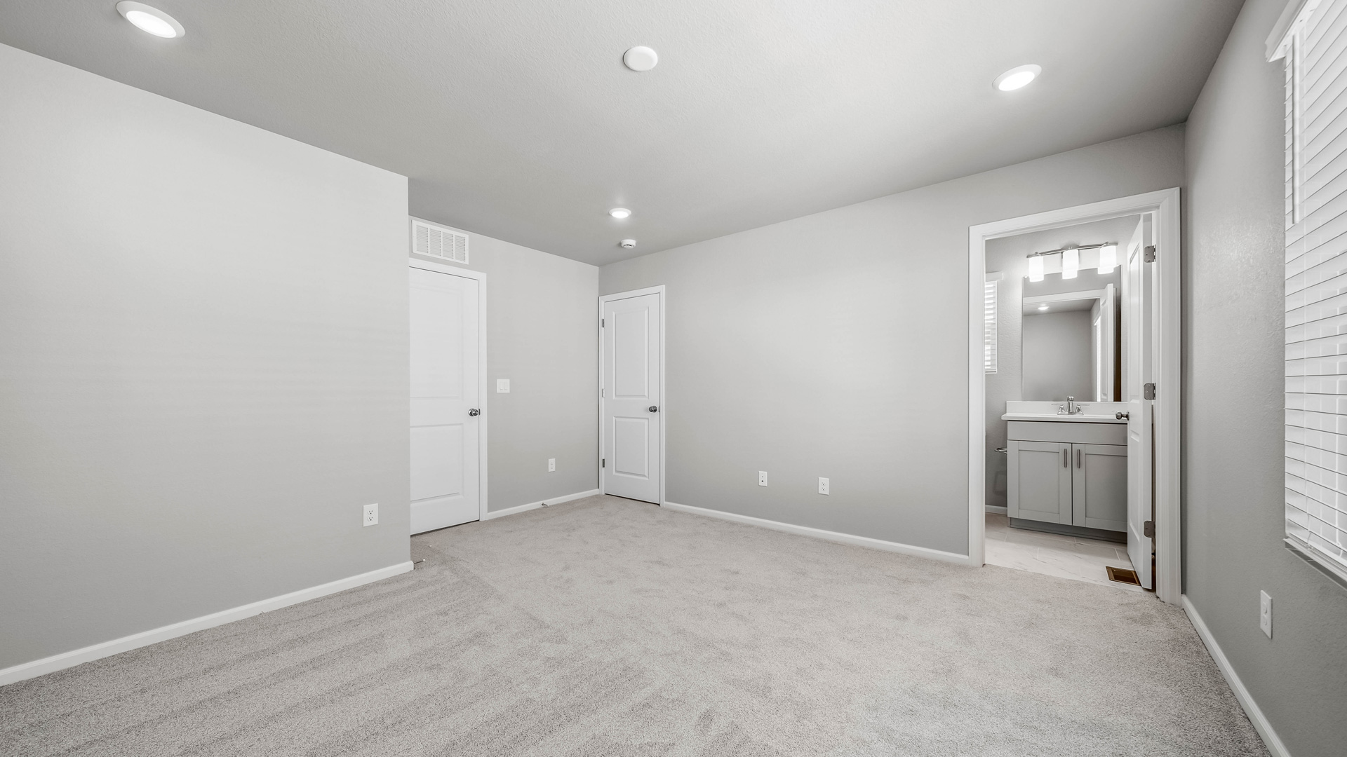 Victoria - Coach House