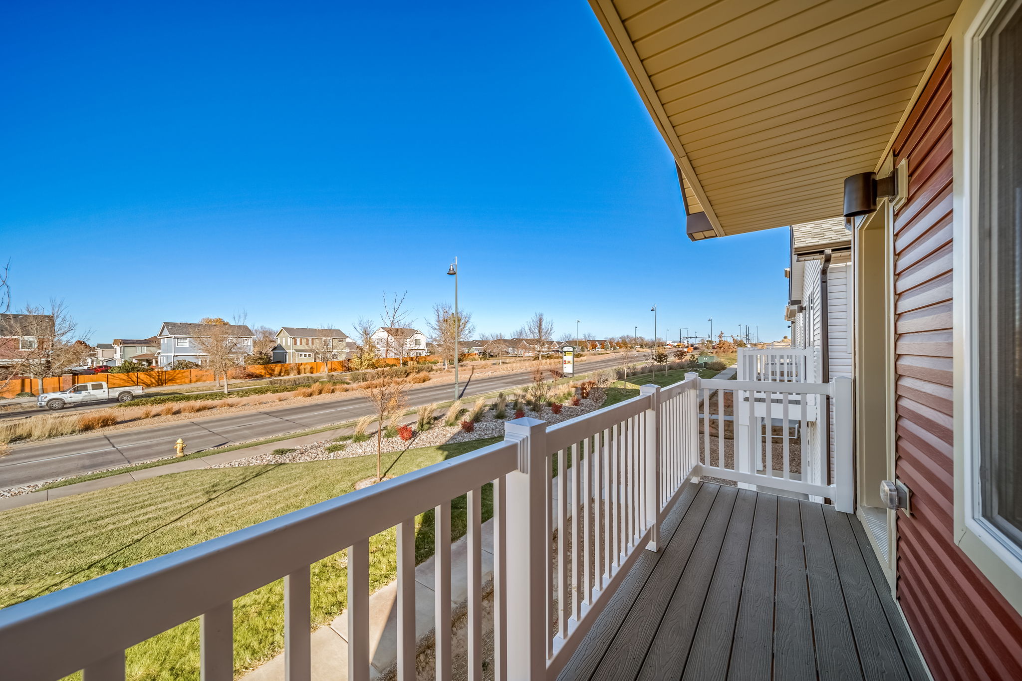 9911-Muir-American Dream-Reunion-Balcony