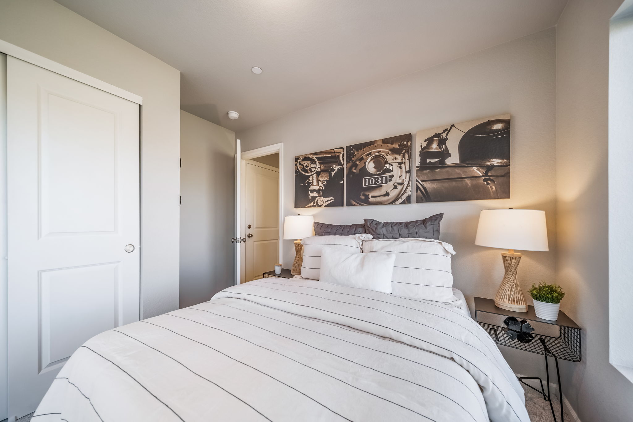 9911-Muir-American Dream-Reunion-Bedroom 2