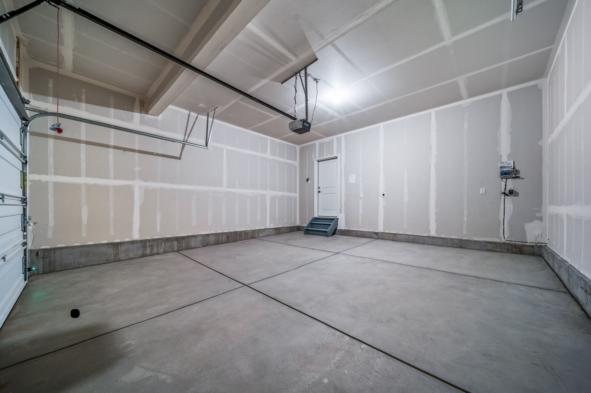 972-Esprit-Brio-3674 Crestwood Ln-Garage