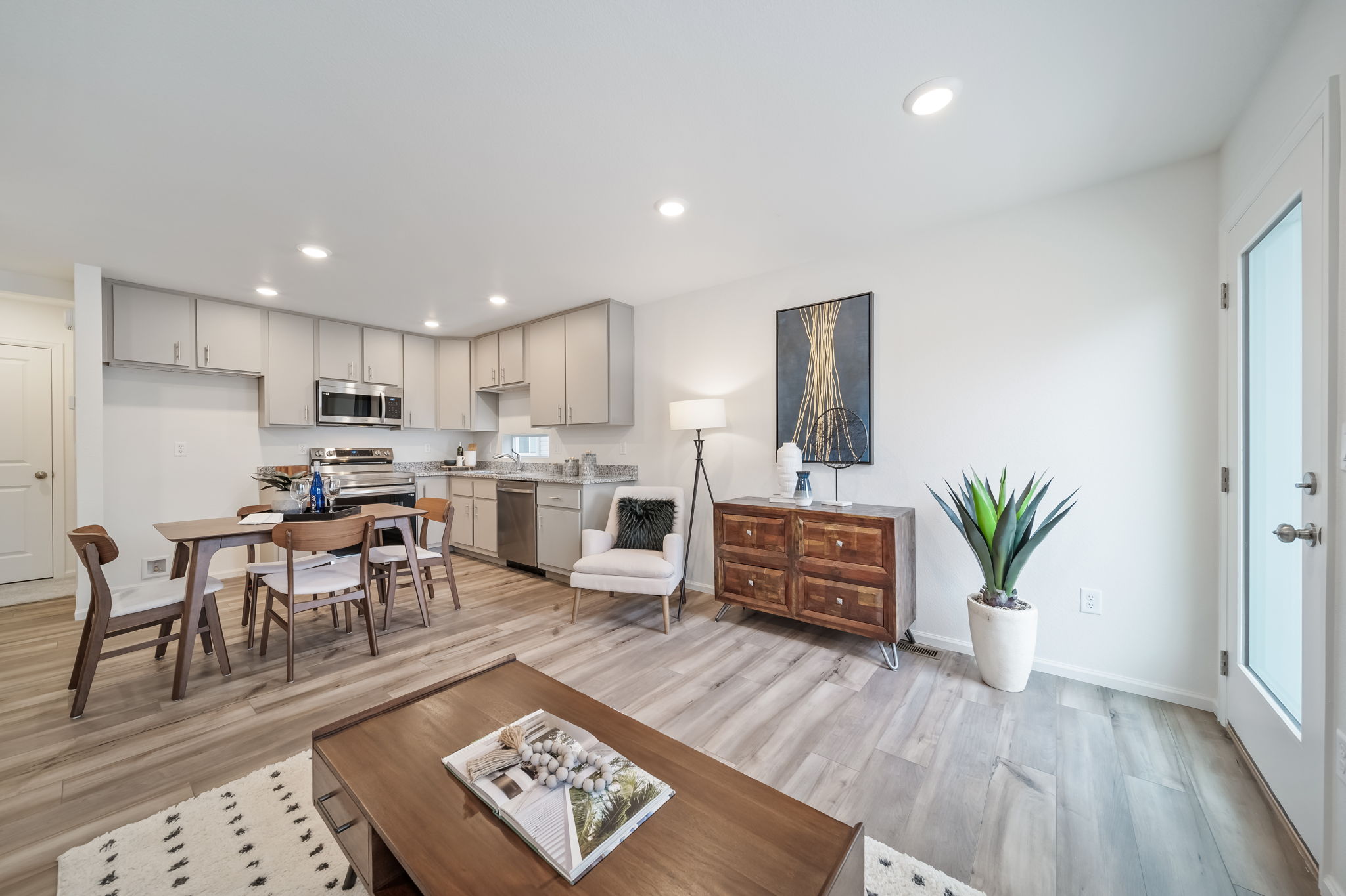 9914-Rand 13485 Great Room