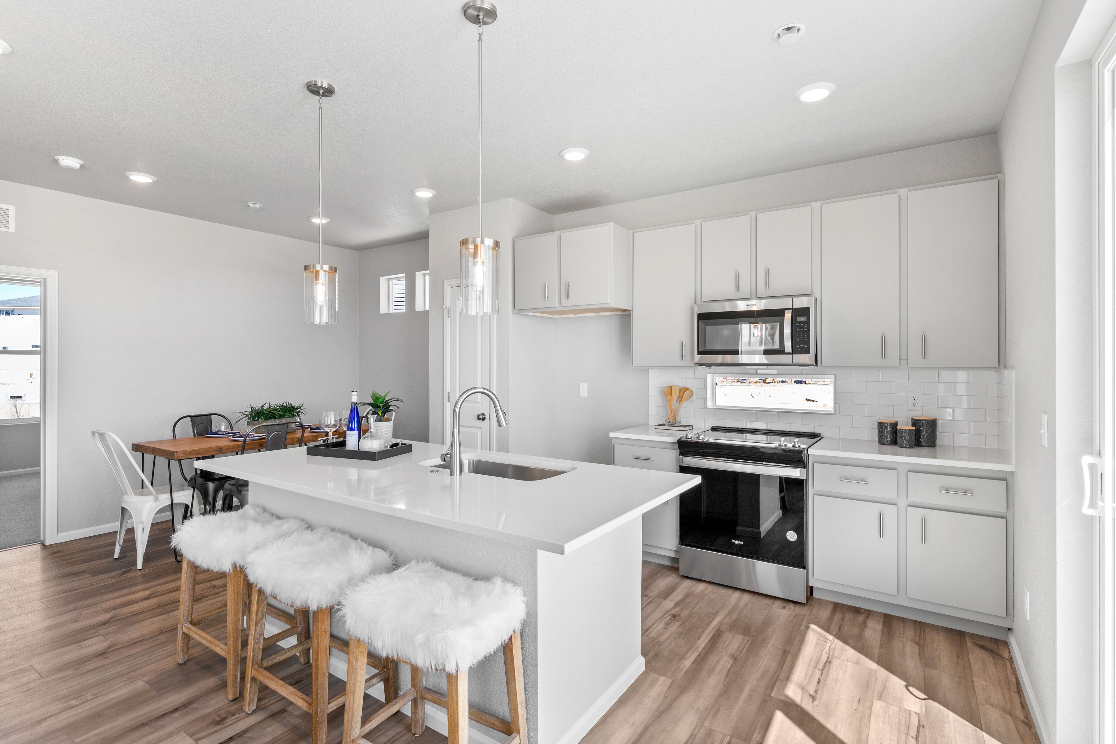 Kitchen and Oversized 
