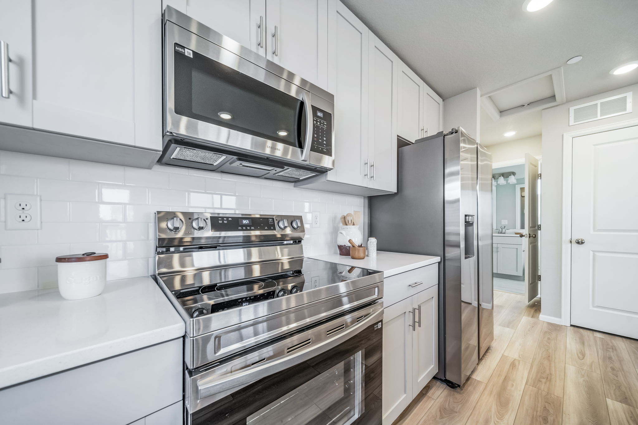 9911-Muir-American Dream-Reunion-Kitchen