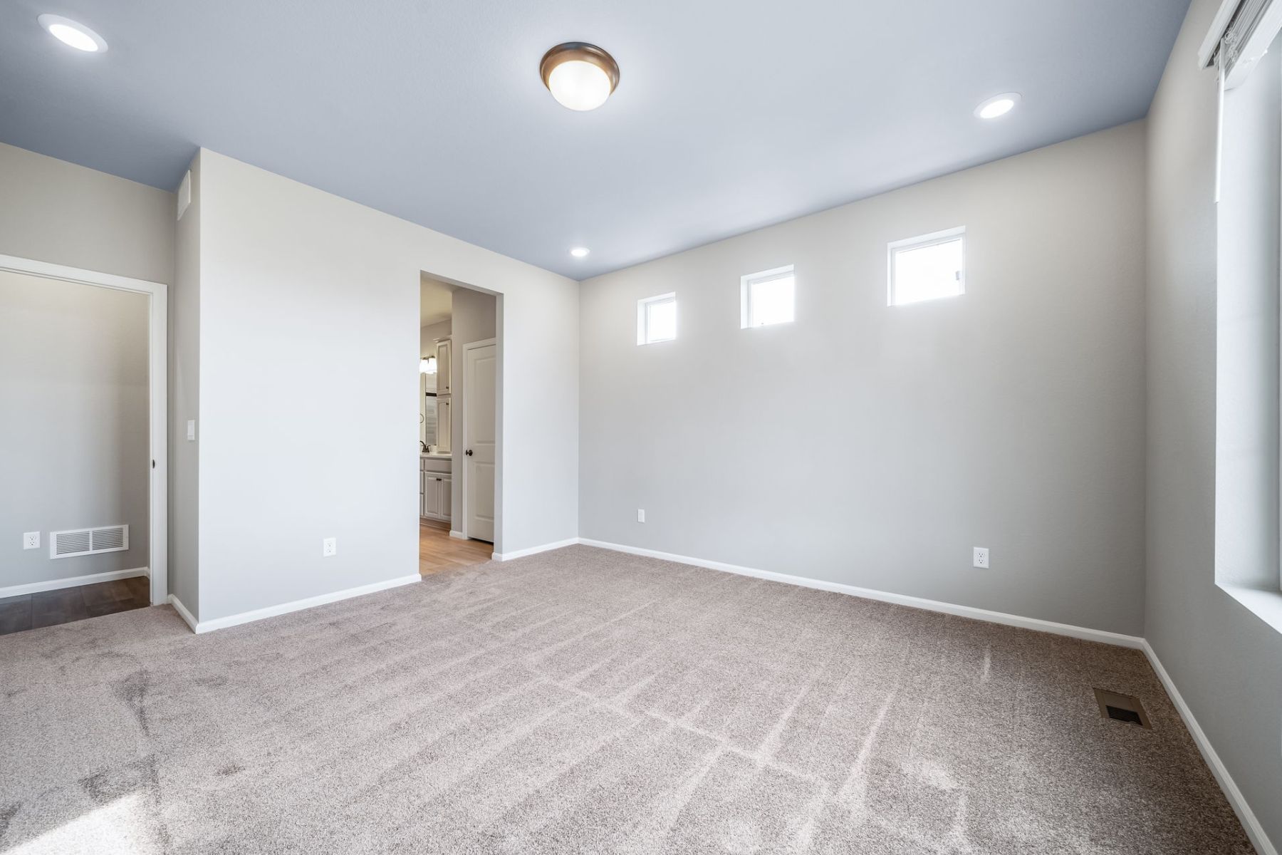 781 Monterey Epic 4975 Primary Bedroom