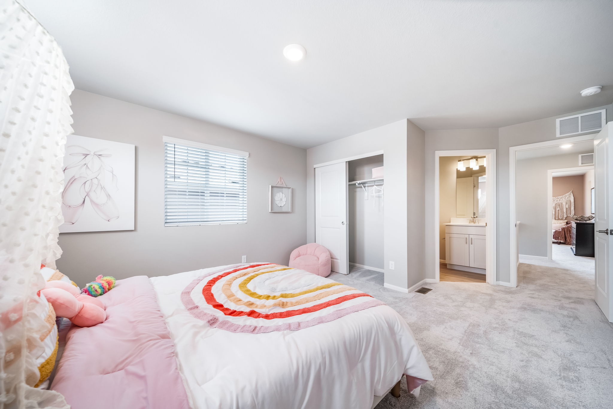 973-Triumph 3978 Bedroom 2