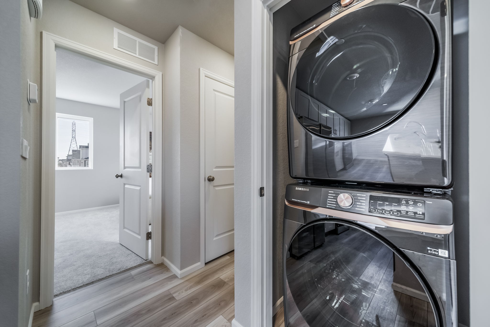 9911-Muir-American Dream-Reunion-Laundry