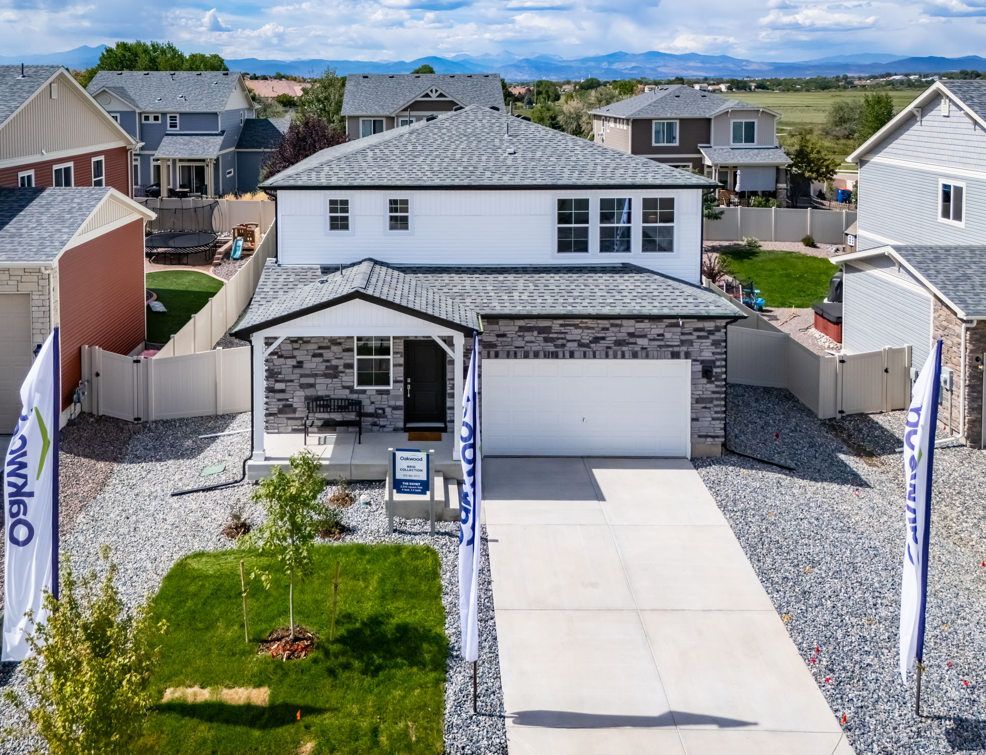 972-Esprit-Brio-3674 Crestwood Ln-Front Exterior