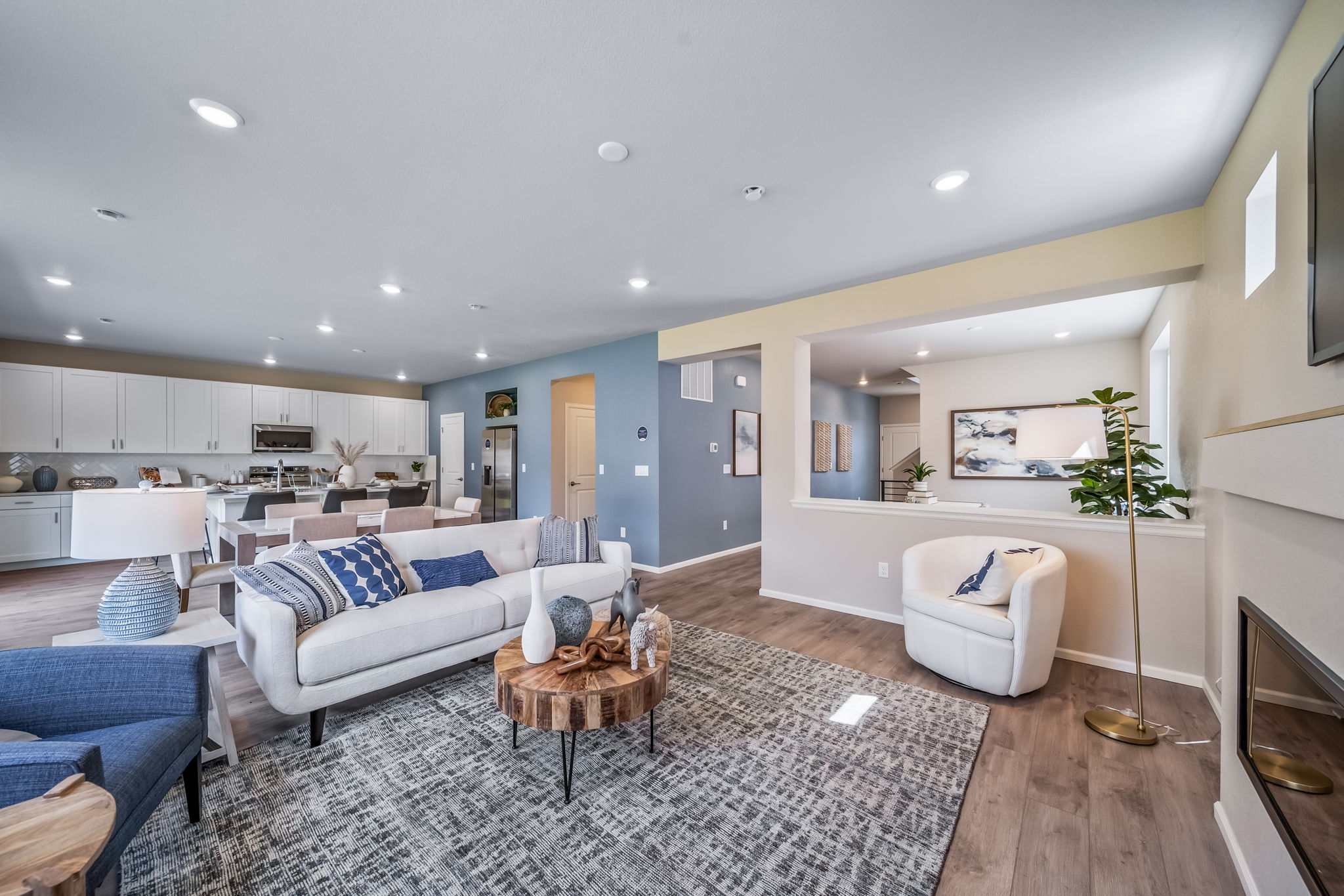 972-Esprit-Brio-3674 Crestwood Ln-Great Room