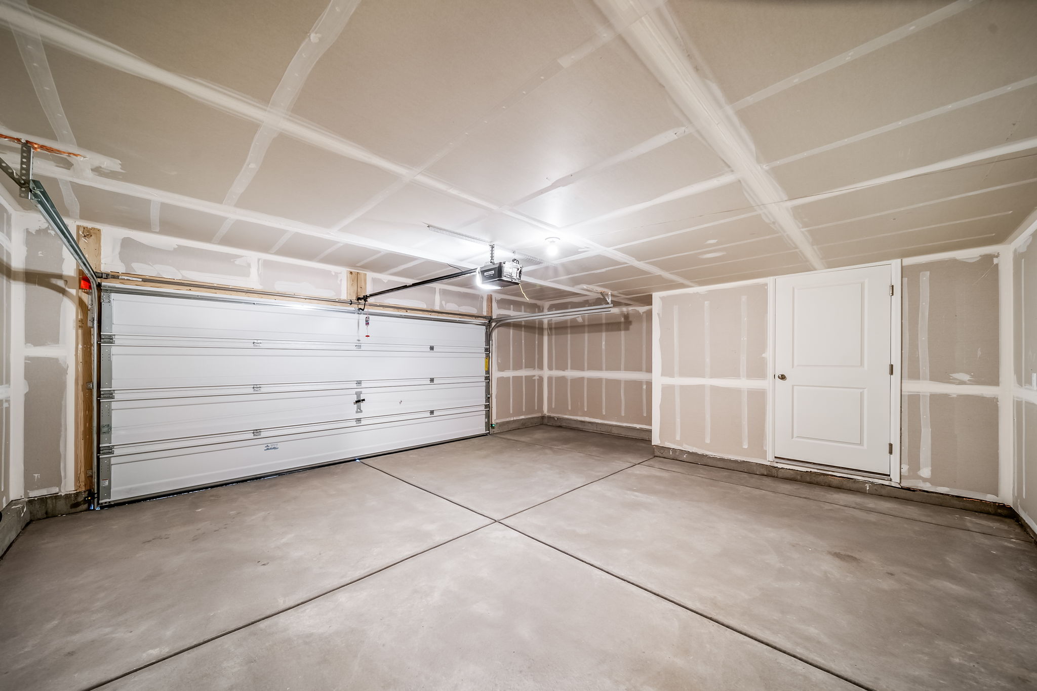 9914-Rand-American Dream-Reunion-13417 E 103rd-Garage