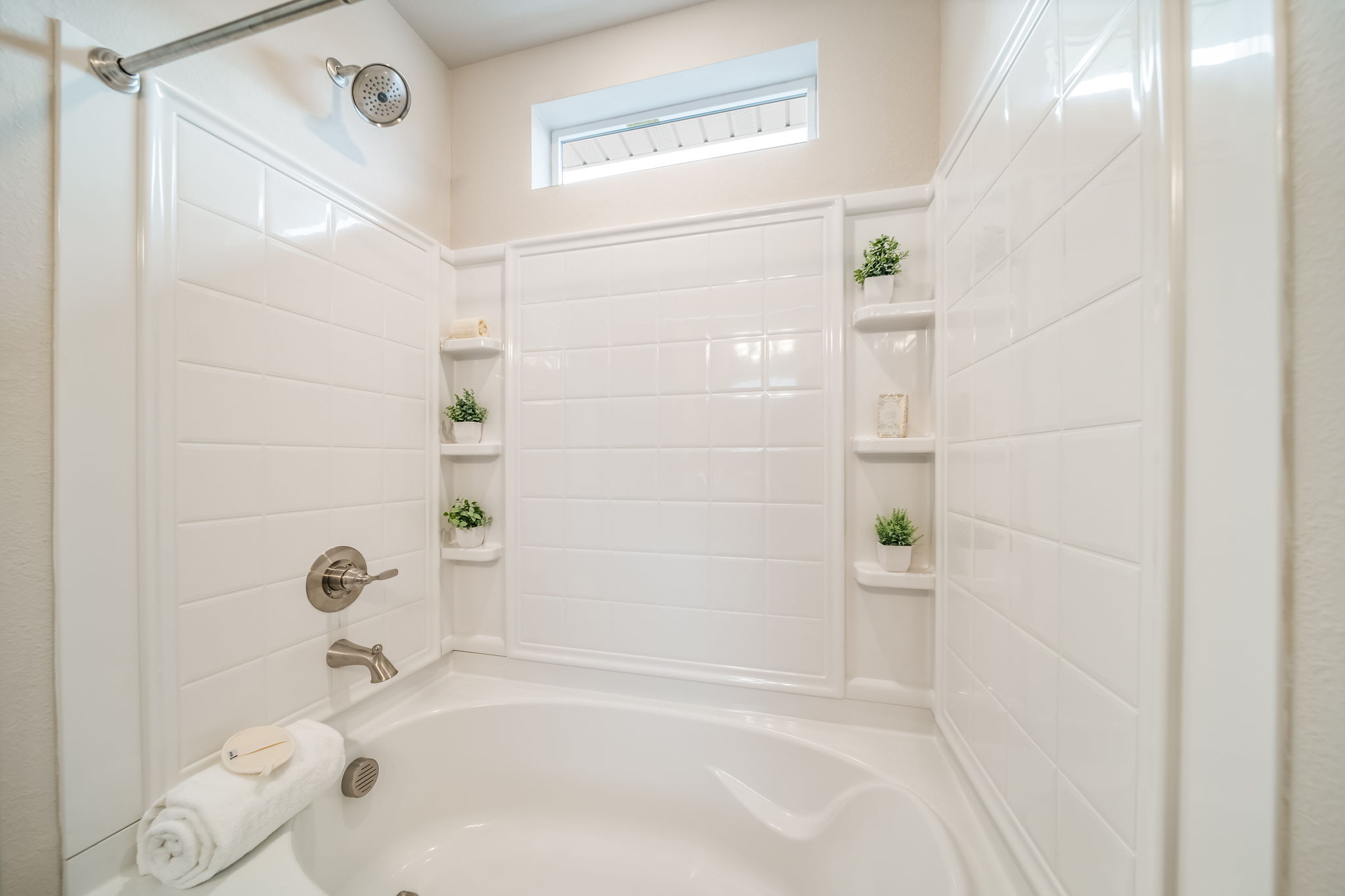 131-Shire 21982 Bedroom 3 Jack N Jill Bath